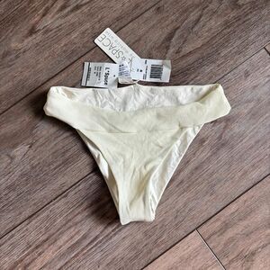L*Space cream bikini bottoms Size M triangle